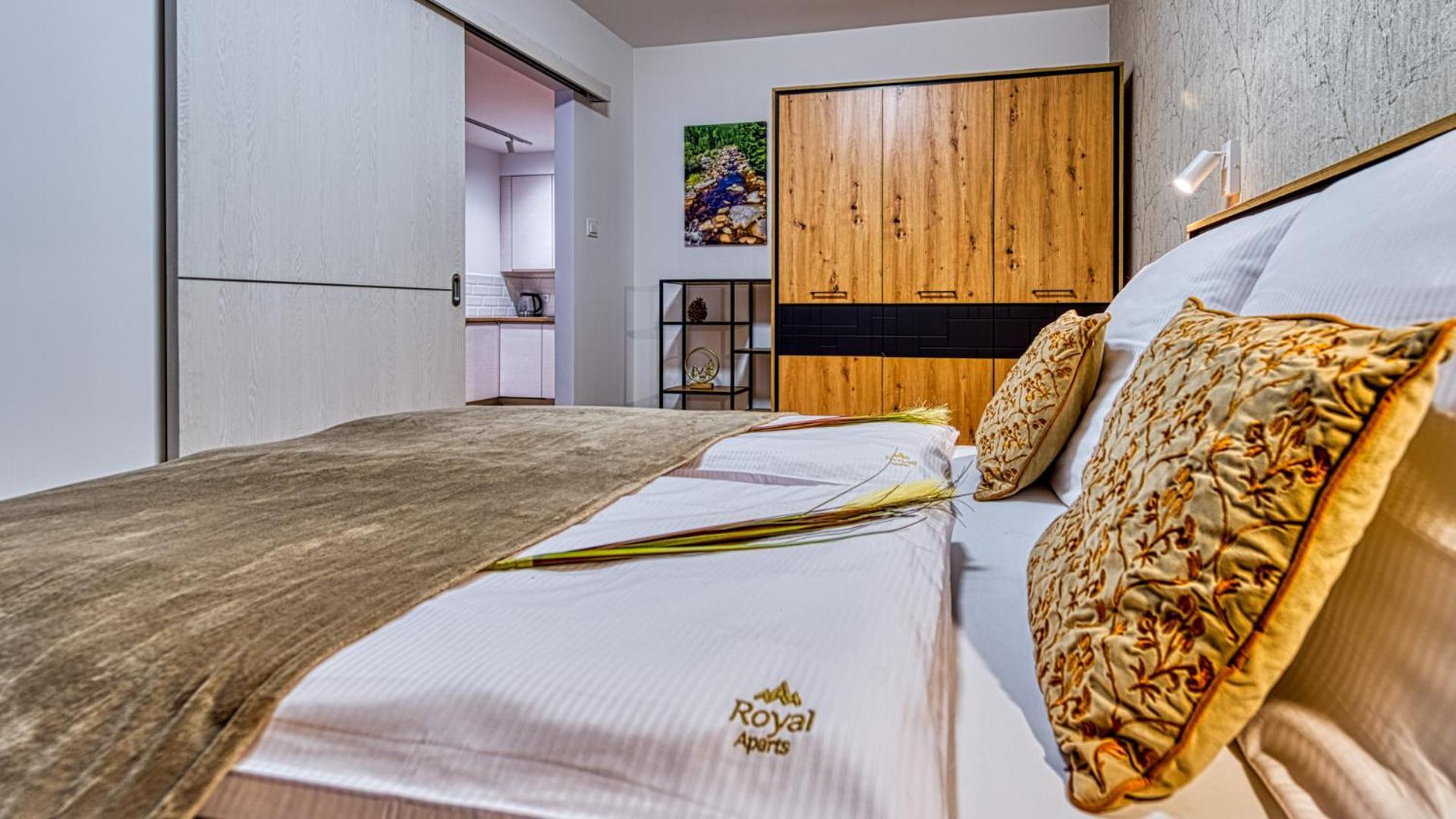 Apartamenty Royal Aparts Centrum - Kilinskiego 17A Przy Wyciagu, Blisko Szlakow シクラルスカ・ポレンバ エクステリア 写真