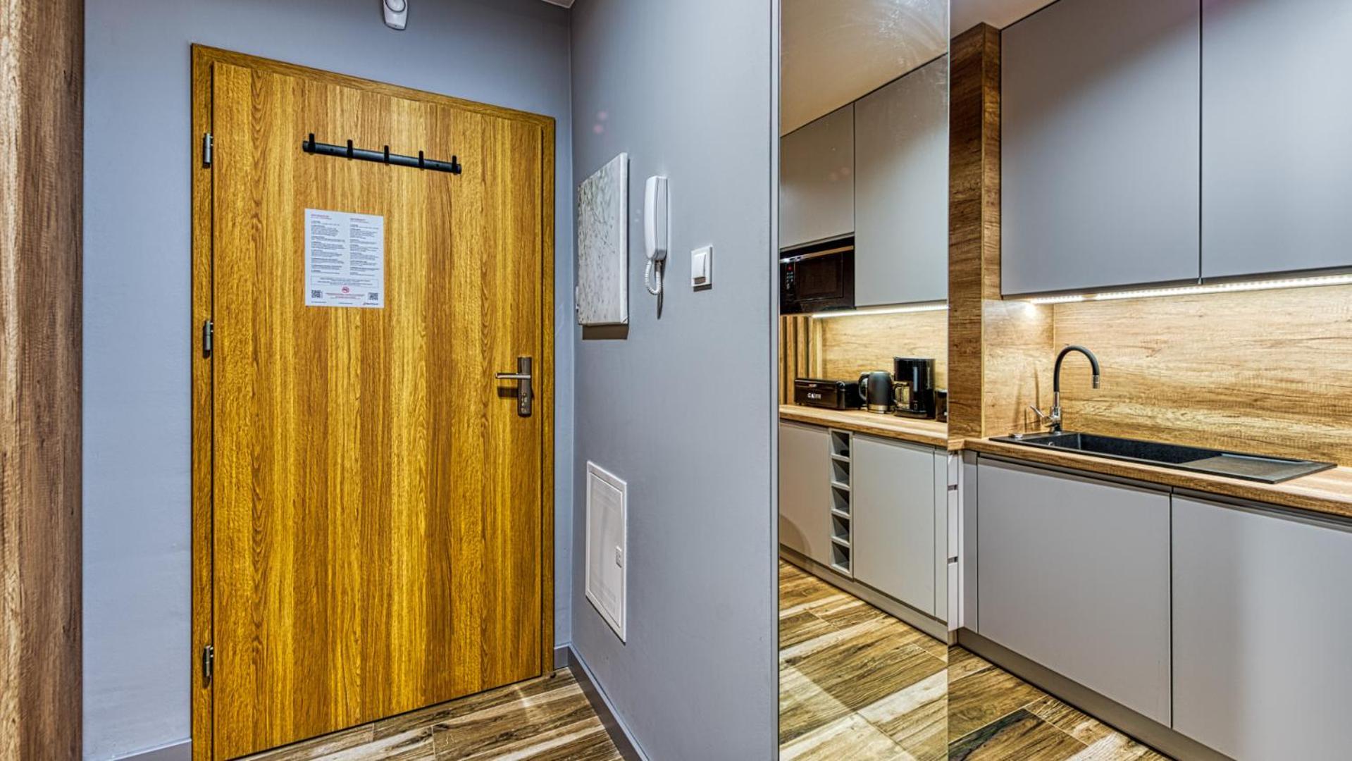 Apartamenty Royal Aparts Centrum - Kilinskiego 17A Przy Wyciagu, Blisko Szlakow シクラルスカ・ポレンバ エクステリア 写真